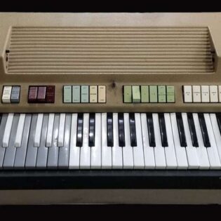 Farfisa Compact Combo Deluxe Organ 1960